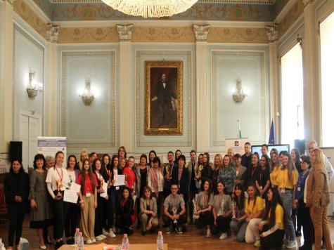 Стопанска академия посрещна участници в национално състезание по предприемачество